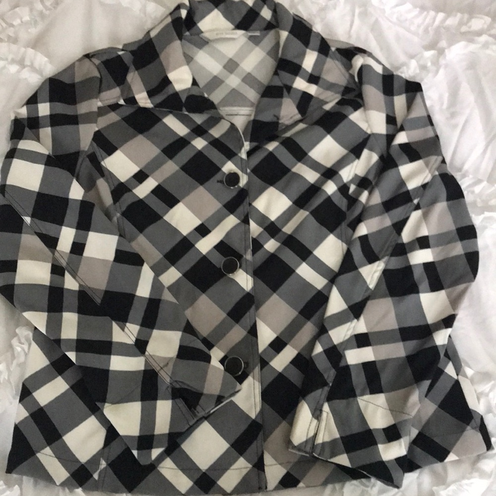 Patterned check button down blouse - Picture 1 of 3